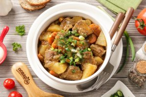 Тушёная картошка с мясом и баклажанами