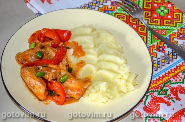 Сербская мучкалица (свинина с овощами)