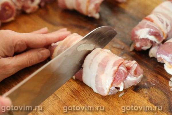 Шашлык из мясных рулетиков с беконом Шашлык из мясных рулетиков с беконом
